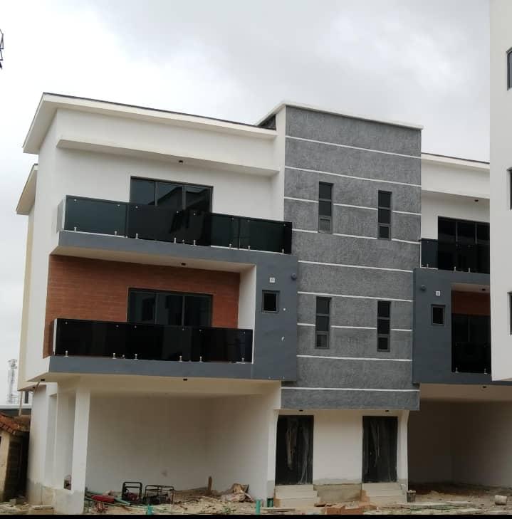 SEMI-DIRECT INSTRUCTION TO SELL  4 BEDROOM TERRACE IN OLOGOLO, LEKKI