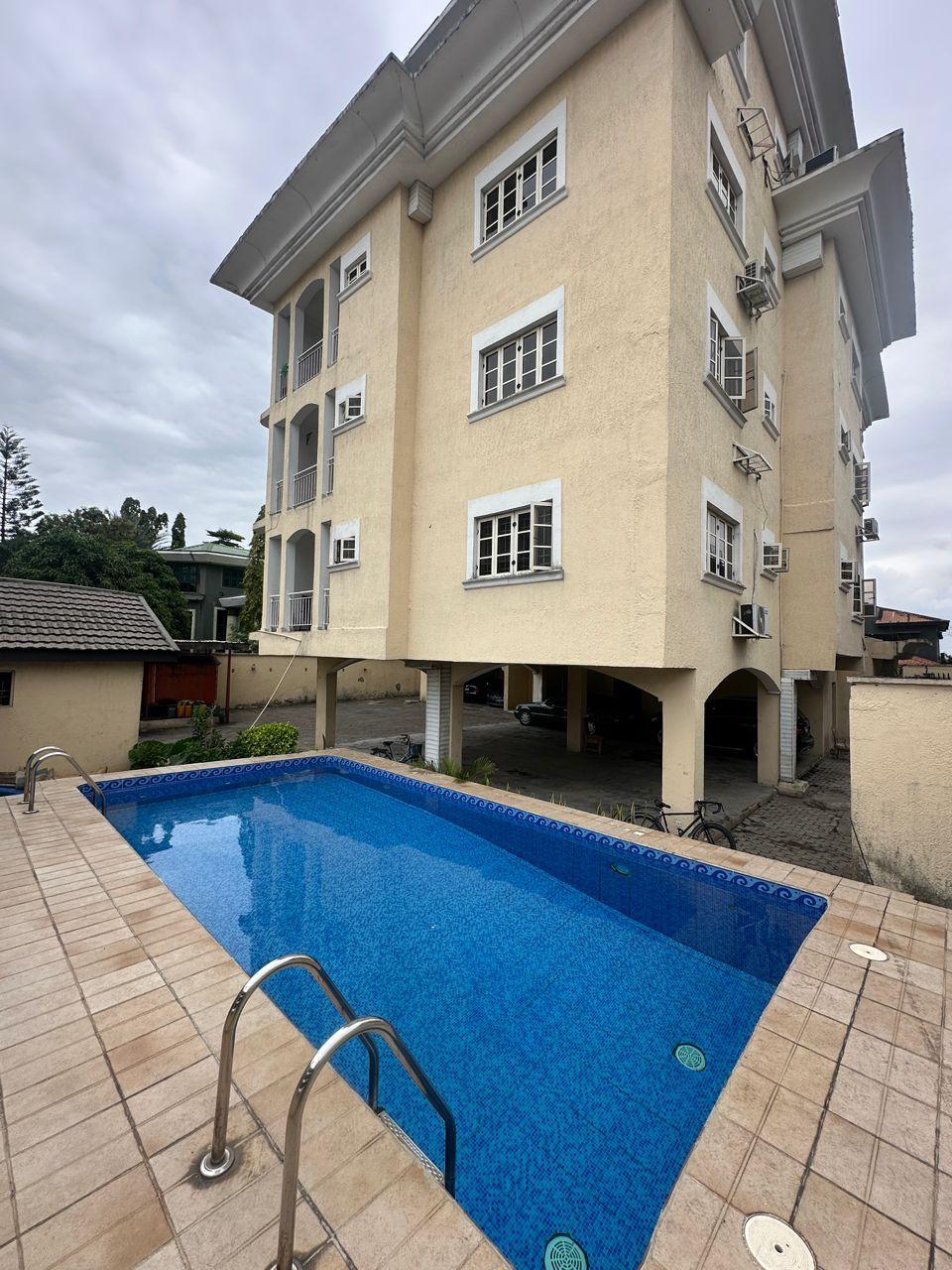 LETTING Well Maintained 3 bedroom apartment * Parkview Estate, Ikoyi.