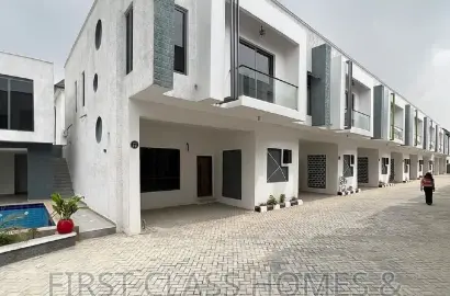 4bdrm Townhouse/Terrace in Orchid Road, Chevron for Sale