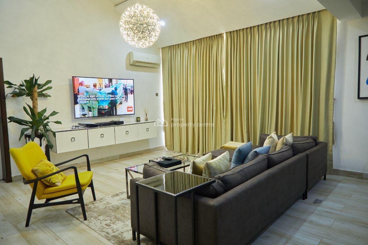 A Well Finished 3 Bedroom Penthouse In A Fully Serviced Estate.