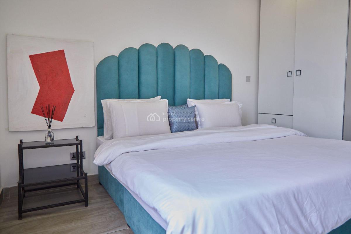 A Well Finished 3 Bedroom Penthouse In A Fully Serviced Estate.