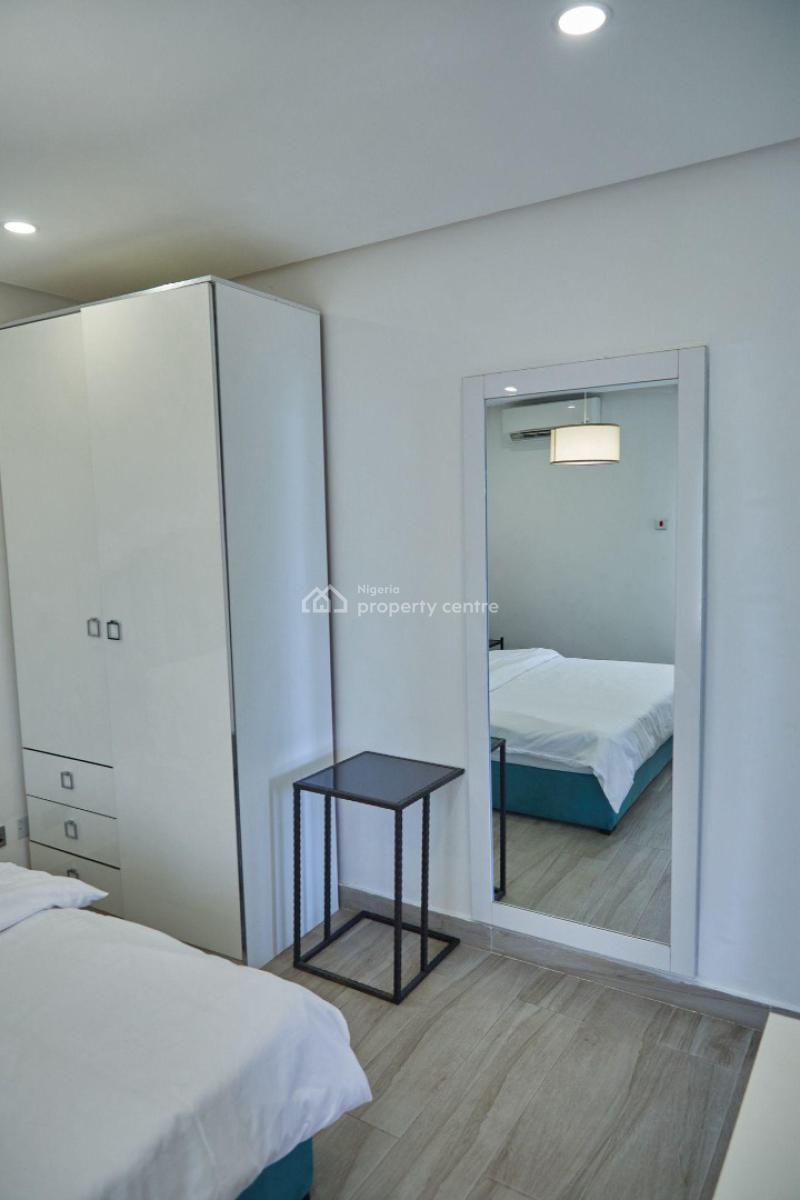 A Well Finished 3 Bedroom Penthouse In A Fully Serviced Estate.