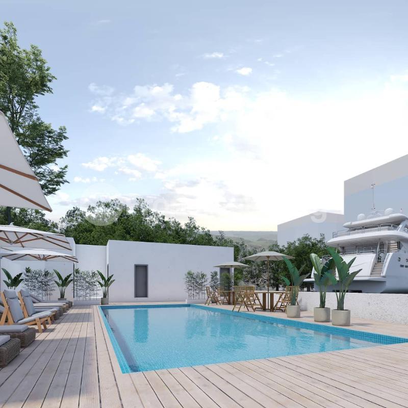 Ultra Luxurious Waterfront 2/3/4 Bedroom Apartment