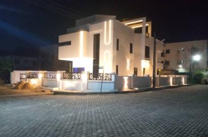 5 bedroom duplex available for sale at Lekki gardens phase one