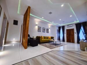 For rent: Fully Furnished 3 Bedroom Apartment With Swimming Pool Anthony Etukudo Lekki Phase 1 Lagos  ₦ 25,000,000/year