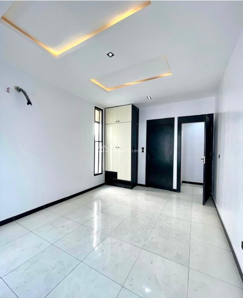 4 bedroom semi-detached duplex for sale