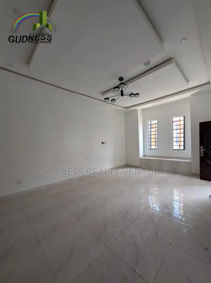 2bdrm Townhouse/Terrace in Lekki for sale