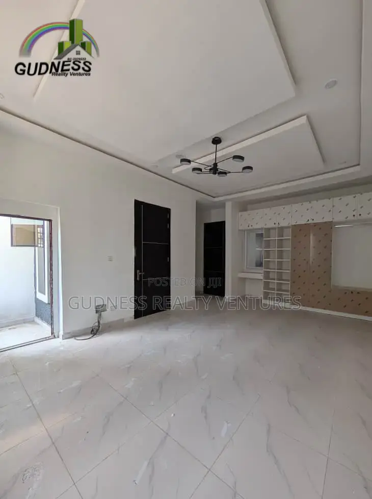 2bdrm Townhouse/Terrace in Lekki for sale