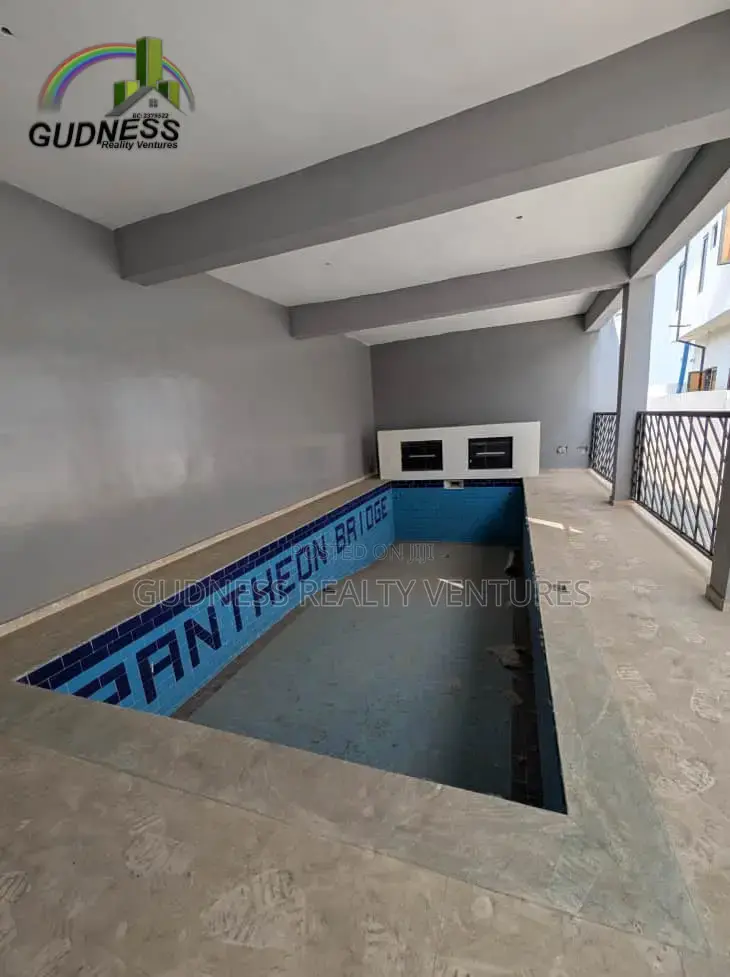 2bdrm Townhouse/Terrace in Lekki for sale