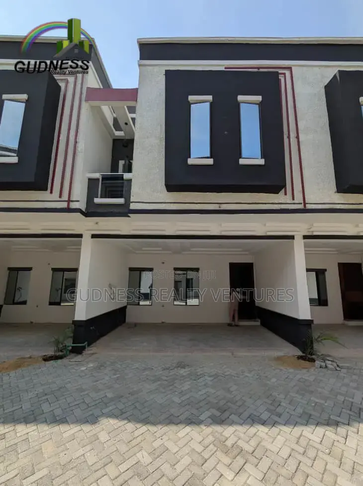 2bdrm Townhouse/Terrace in Lekki for sale