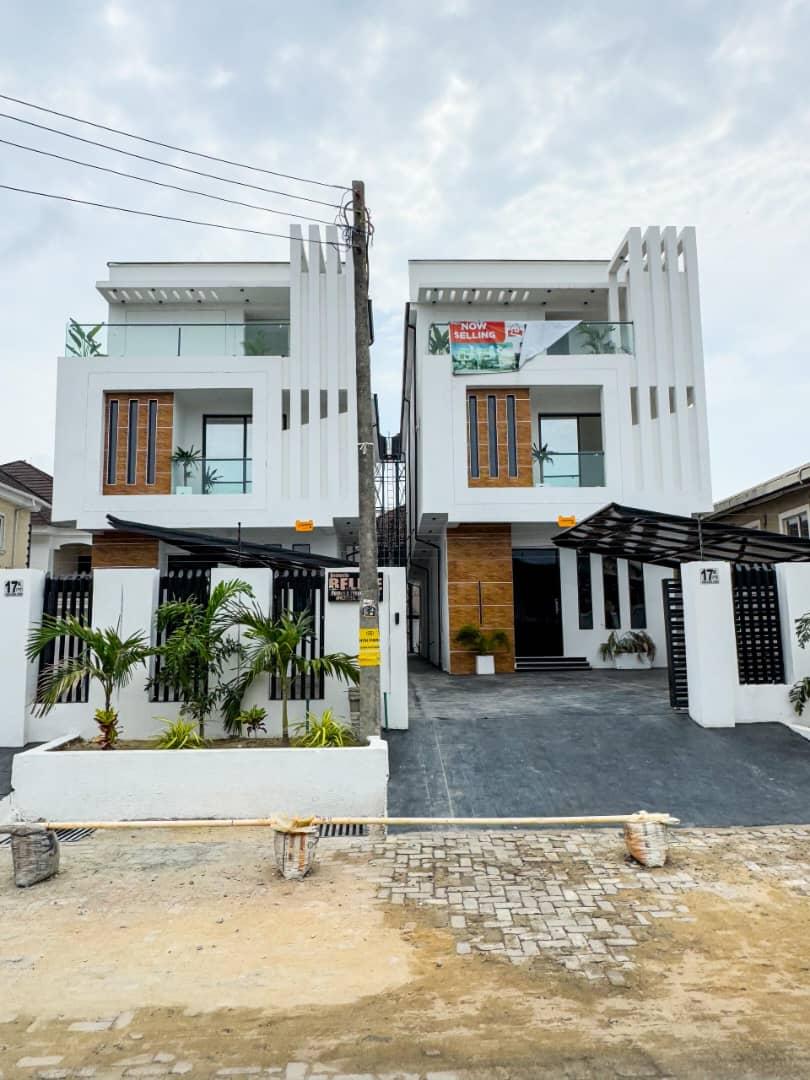 AUTOMATED 5 BEDROOM FULLY DETACHED DUPLEX WITH GYM/CINEMA/POOL FOR SALE
