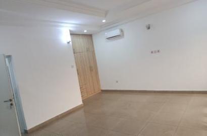 Luxury Finish 5 Bedrooms Terraced Duplex