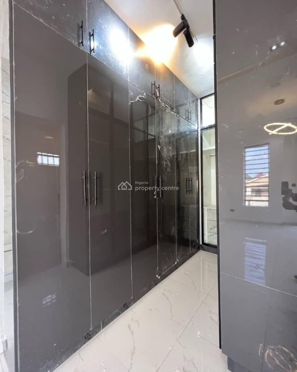 5 bedroom detached duplex for sale