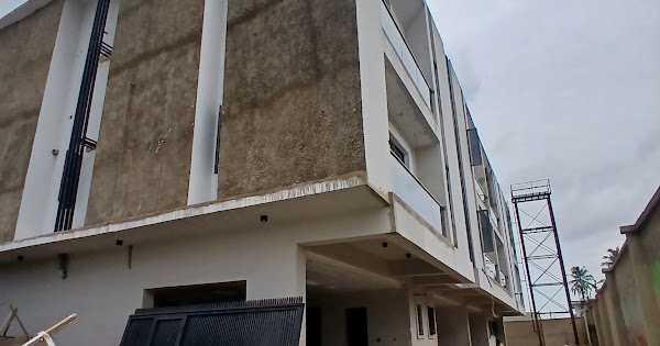 FOR SALE   SEMI DIRECT BRIEF : Four (4) Units 5 Bedroom Terrace Houses with a Room BQ