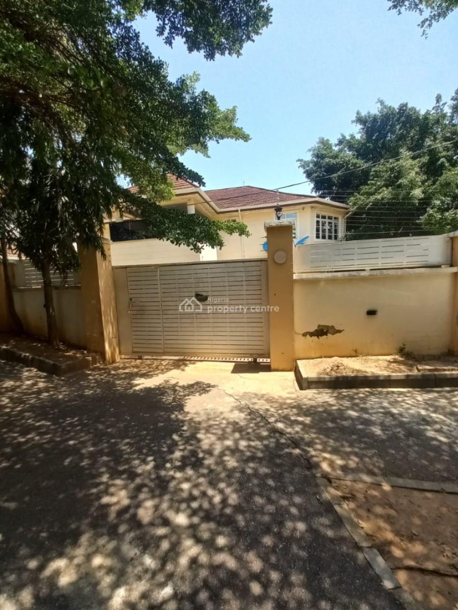6 bedroom detached duplex for sale
