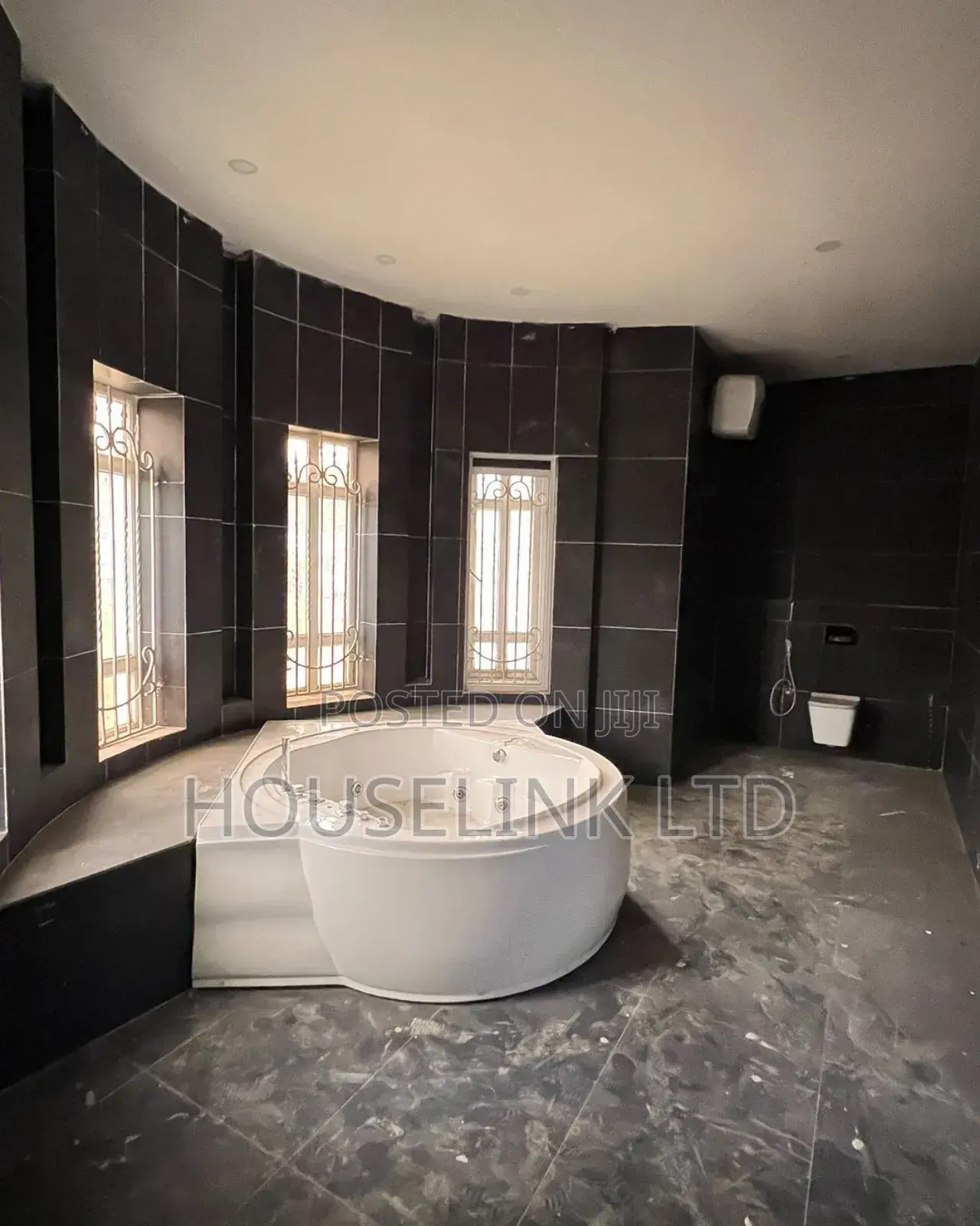 7bdrm Mansion In Katampe Extension For Sale