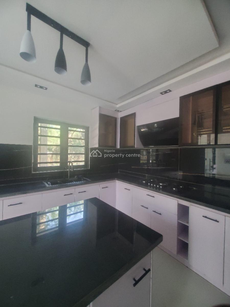 5 bedroom detached duplex for sale