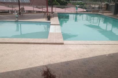 3bedroom block of flat at Garki 2 going for 6m.  service charge:  TBD