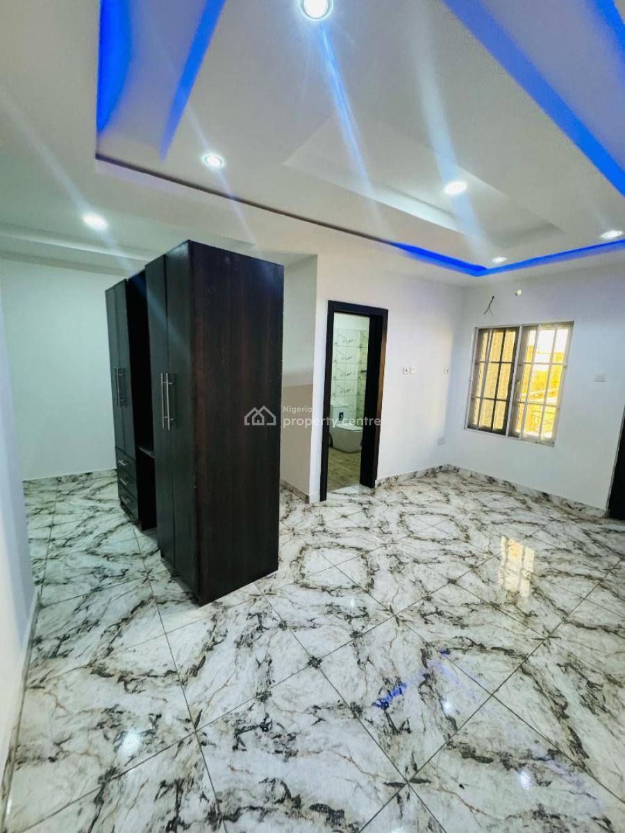 4 bedroom semi-detached duplex for sale