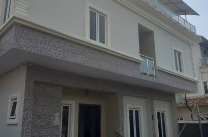 FOR SALE  6 Bedroom Detached Duplex Ground floor First floor 2nd floor