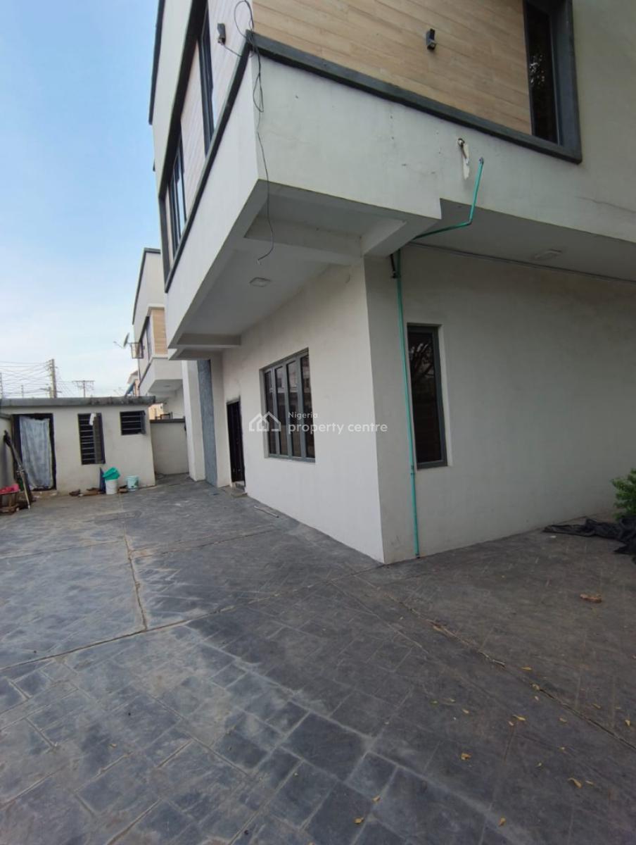 4 bedroom detached duplex for rent