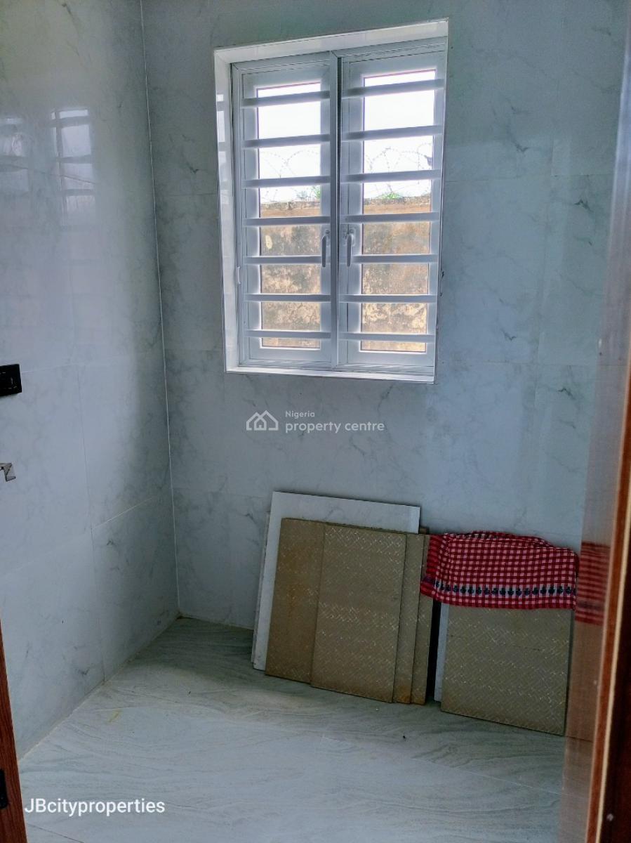 1 bedroom mini flat (room and parlour) for rent