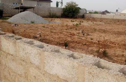 Land for urgent sale@ jikwoyi by agwangede Size : 1000sqm