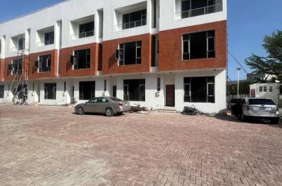 Fully Serviced 4 bedroom terrace duplex with BQ and pool within an exclusive estate