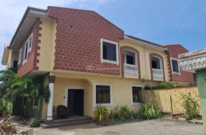 4 Bedroom Semi Detached House With 2 Roof Bq