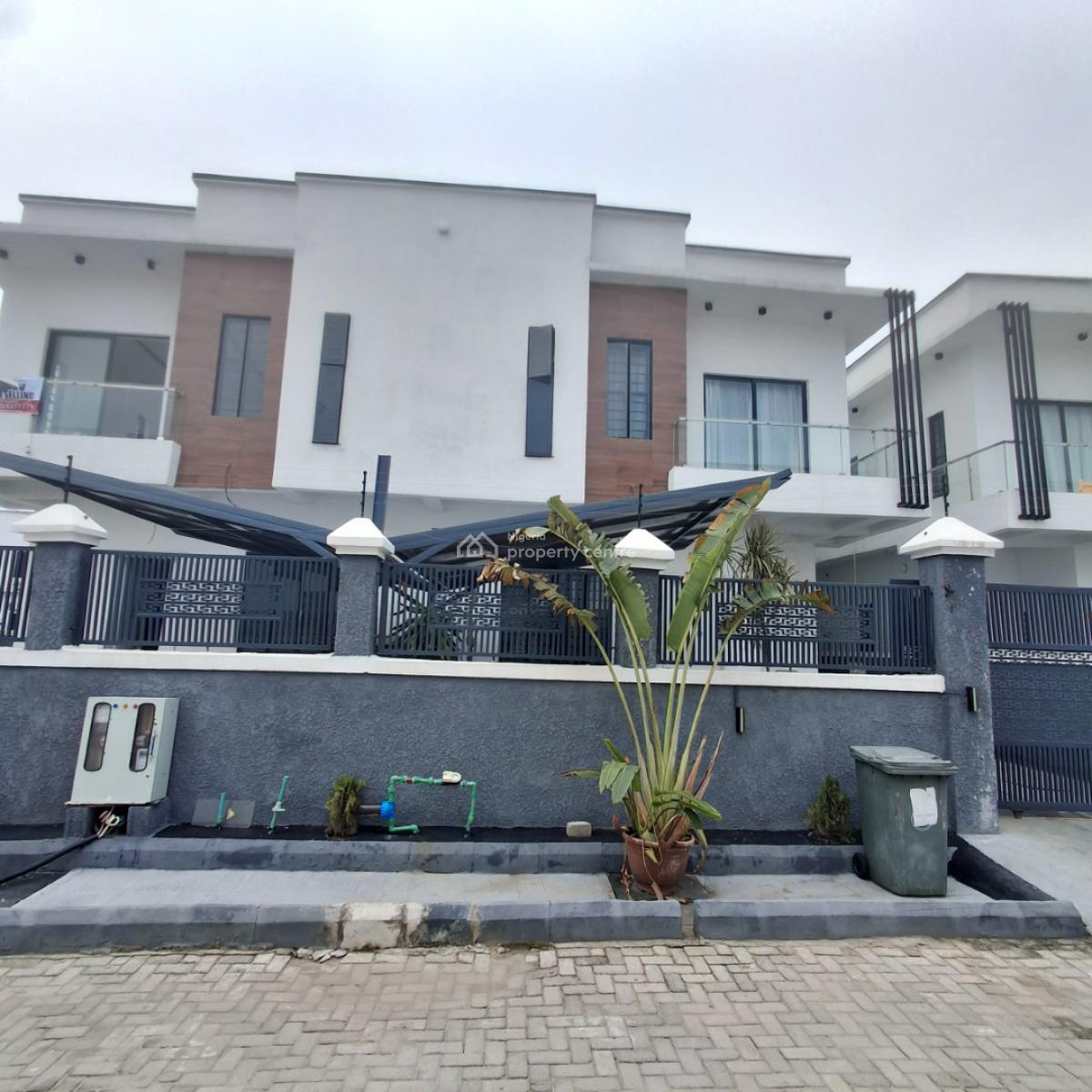 4 bedroom semi-detached duplex for sale