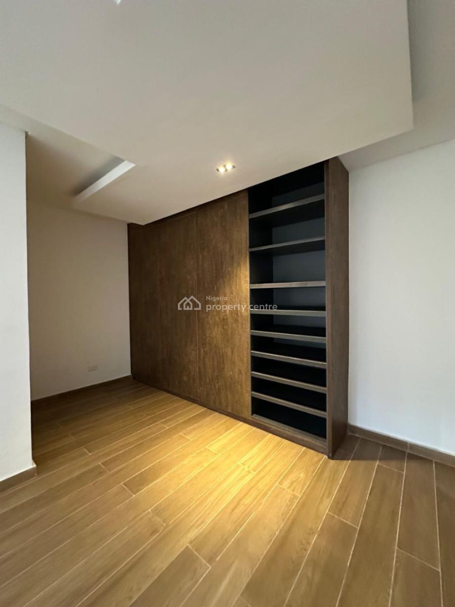 3 Bedroom Apartment With A Room Bq
