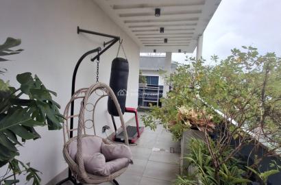 Fully Furnished Four Bedrooms Maisonette