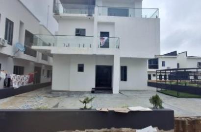 5 bedroom detached duplex for sale