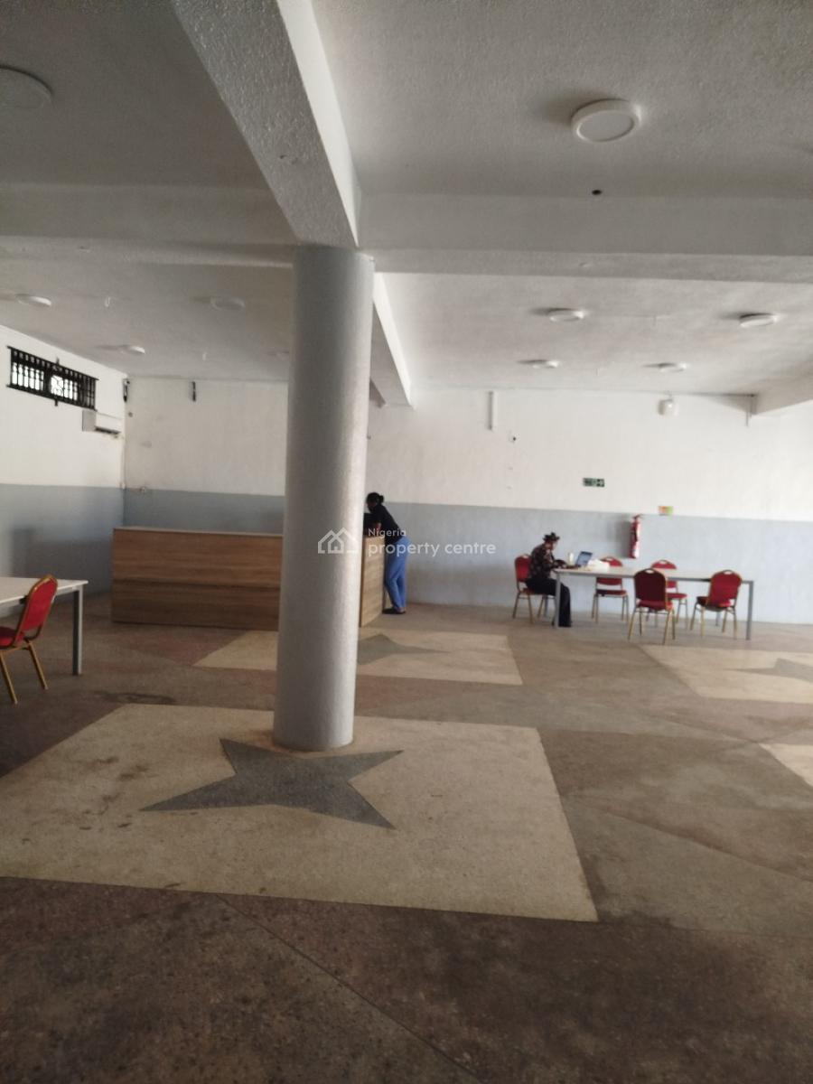 Plaza / complex / mall for sale