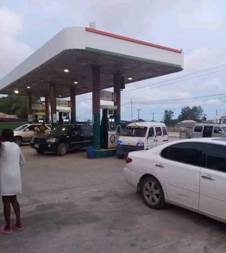 FUNCTIONING FILLING STATION ALONG LEKKI-EPE EXPRESSWAY By Awoyaya Ibeju Lekki, Lagos