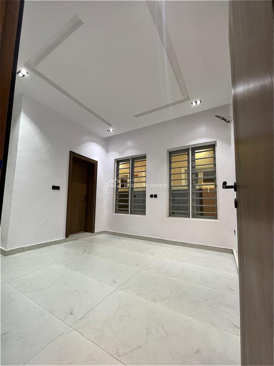 Luxury 5bedrm Duplex With A Room Bq At Omole Phase 1