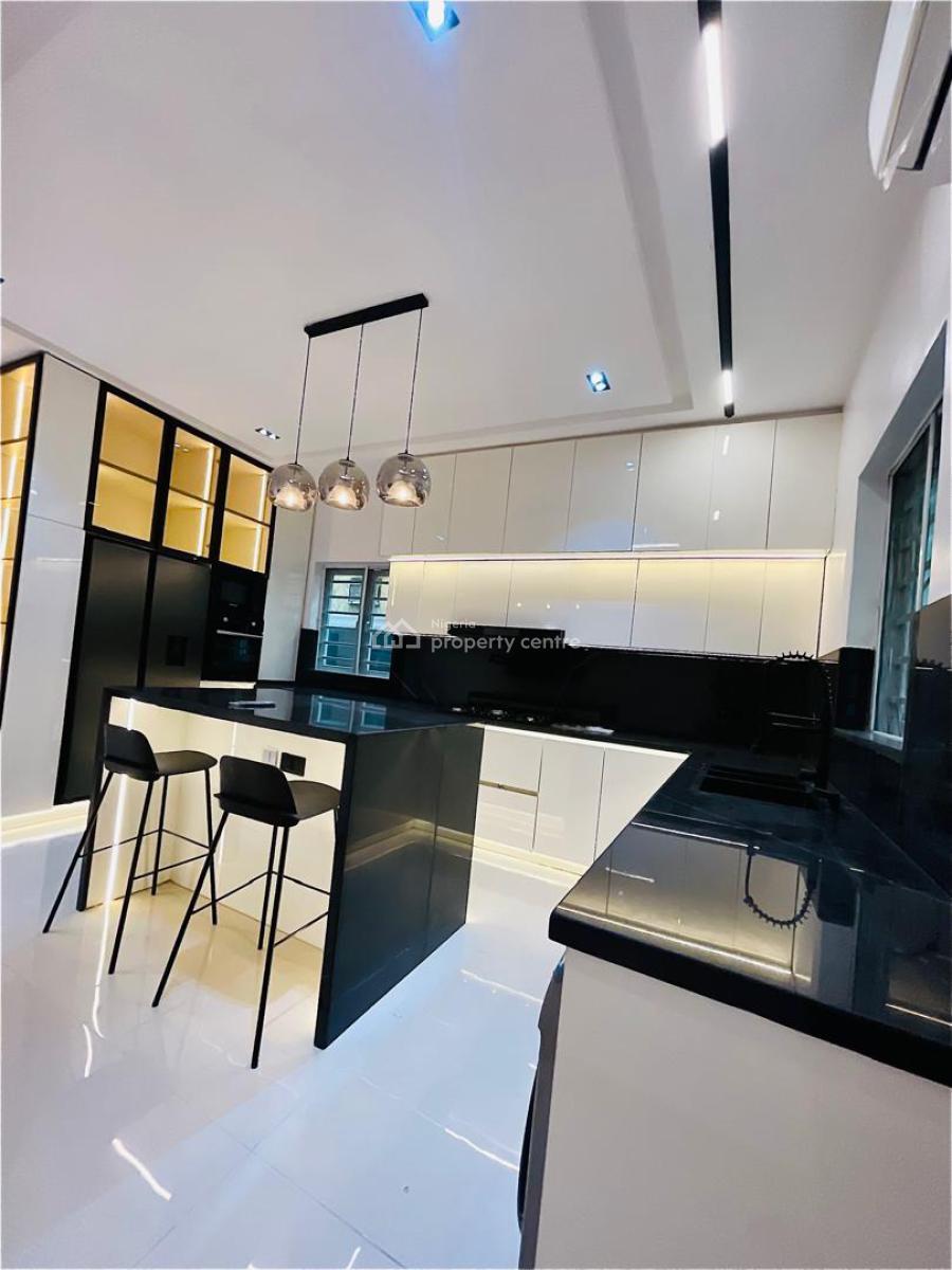 Luxury 5bedrm Duplex With A Room Bq At Omole Phase 1