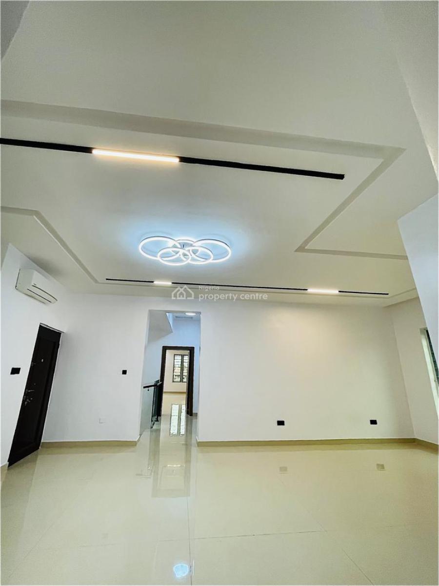 Luxury 5bedrm Duplex With A Room Bq At Omole Phase 1