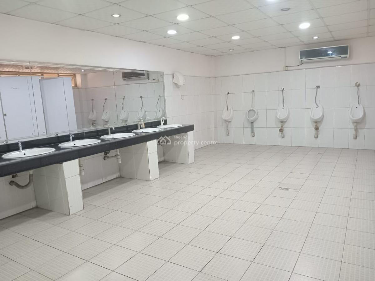 Plaza / complex / mall for sale