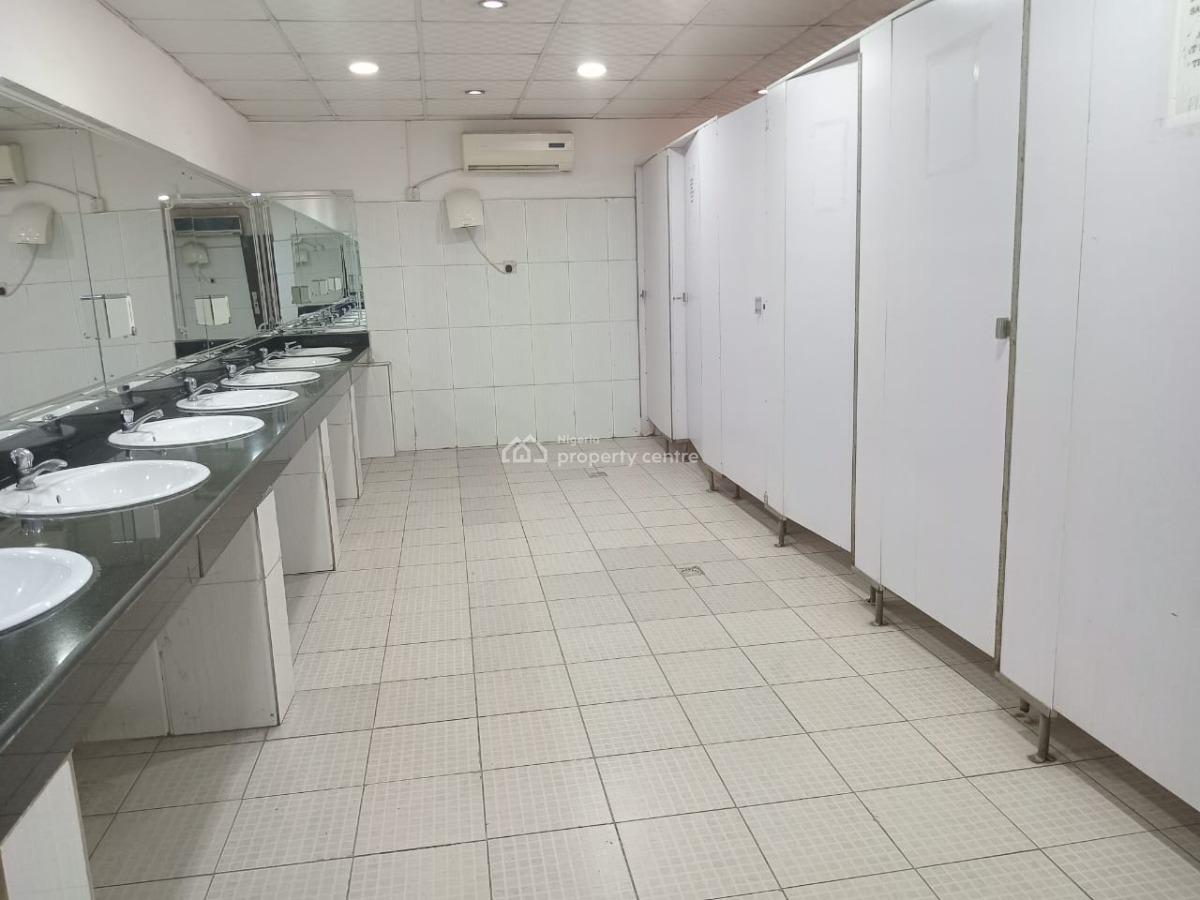 Plaza / complex / mall for sale
