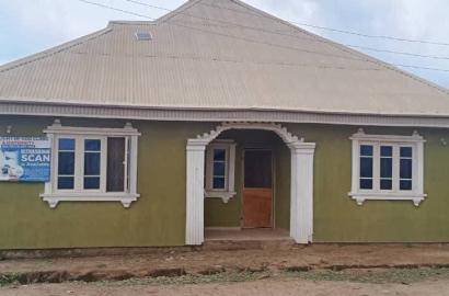 House which has Two units 3 bedroom flat available for sale at Ifedapo Amuloko Ibadan
