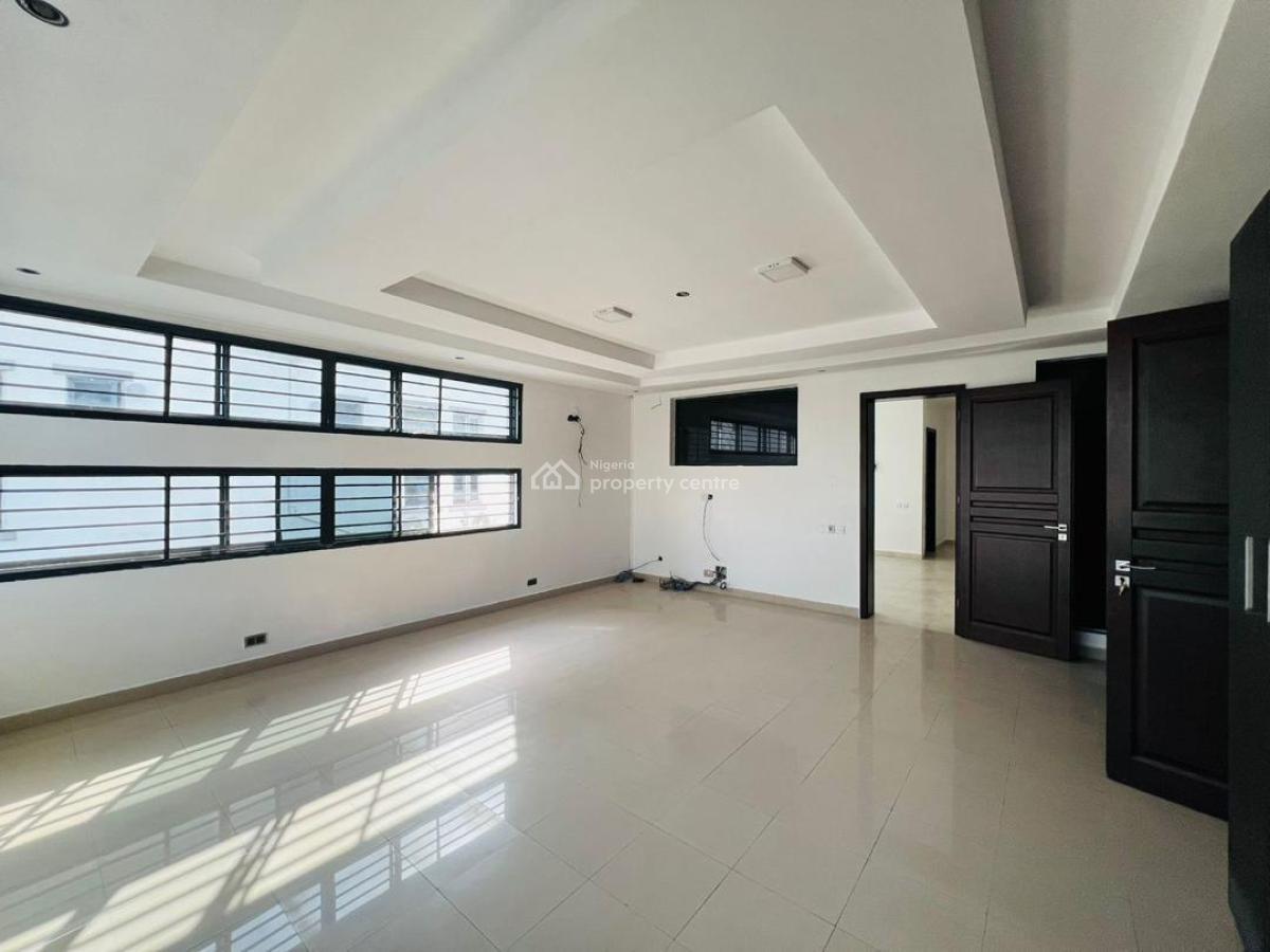 4 bedroom semi-detached duplex for rent