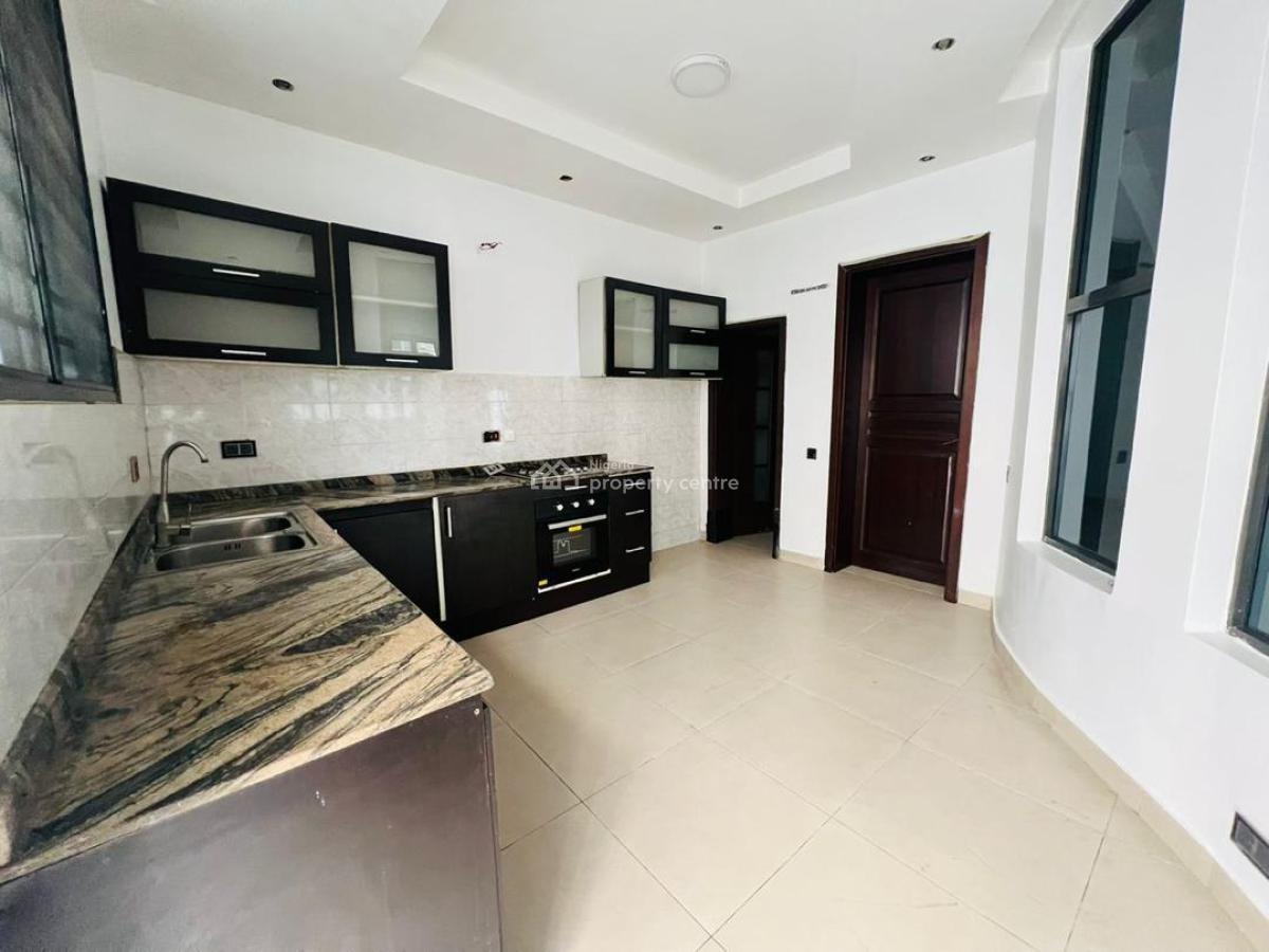 4 bedroom semi-detached duplex for rent
