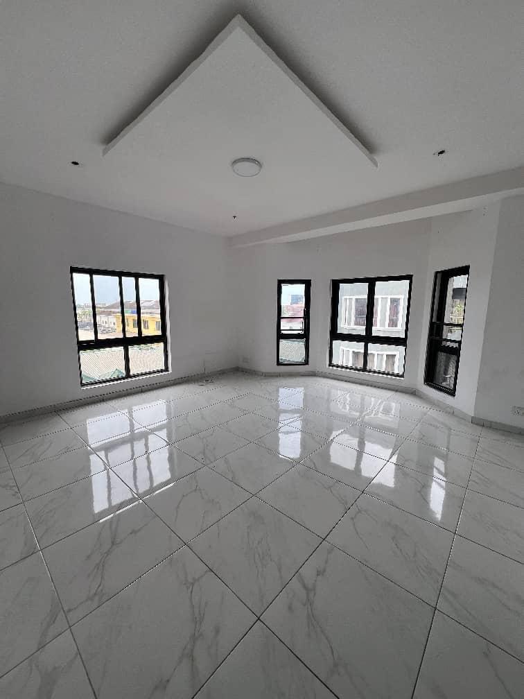 NEWLY BUILT LUXURY 3 BEDROOM WITH 20-24HRS POWER, CLEAN WATER_