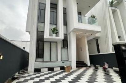 High End Luxury 5 Bedrooms Detached Duplex