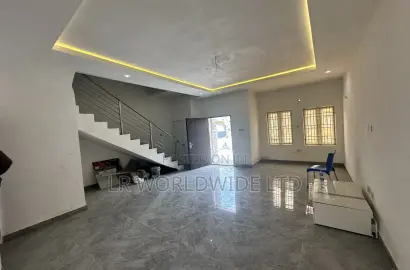 3bdrm Townhouse/Terrace in Idu for sale