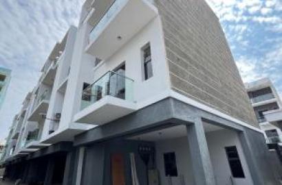 Exquisitely Designed 2 Bedroom Maisonette With Swimming Pool
