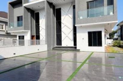 Best Value 5 Bedroom Duplex With Pool, Rooftop Terrace,on 440sqm