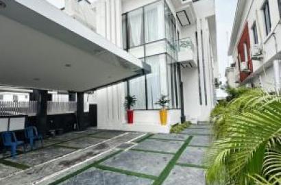 Furnished 5 Bedroom Detached Duplex With A Swimming Pool