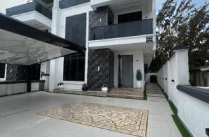 Gigantic 5 Bedroom Family Home Within A Prestigious Estate